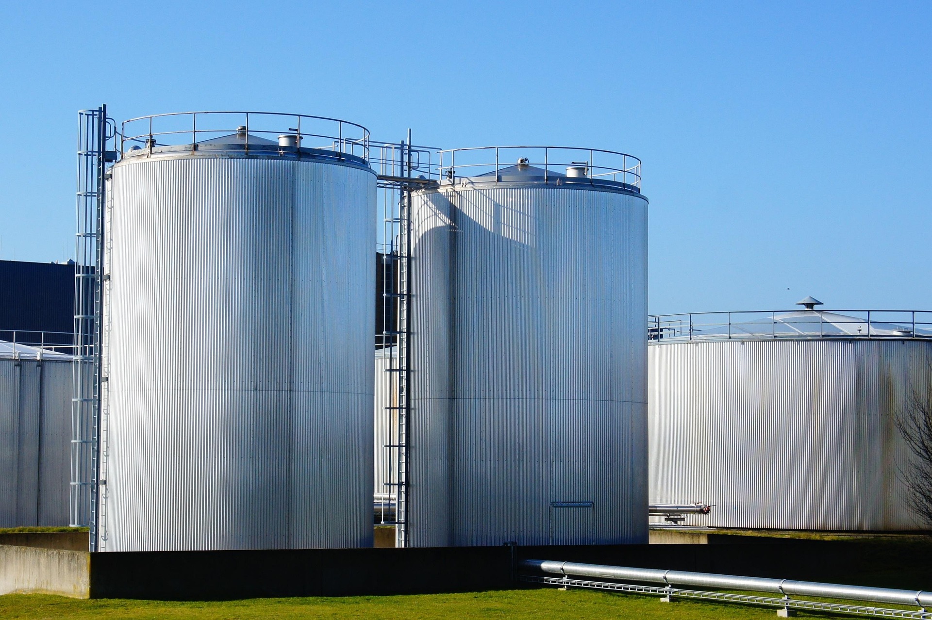 factory-644982_1920